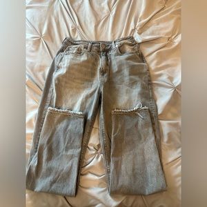 American eagle outfitters 🦅 size 4 gray wash mom jeans. Rarely worn.